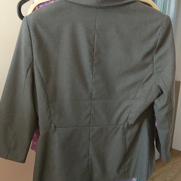 Adrienne Vittadini dark gray blazer, 3/4 sleeves - Picture 3 of 5